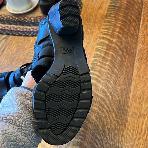 Sorel shoes - Picture 6 of 7